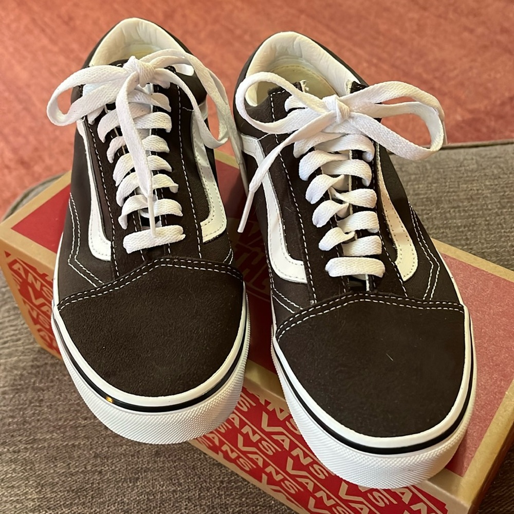 New VANS Old Skool Women’s 8 Men’s 6.5 Brown